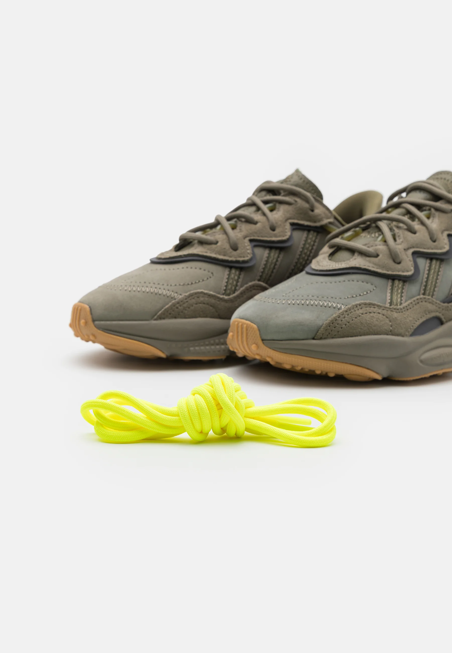 adidas Originals OZWEEGO UNISEX - Zapatillas bajas