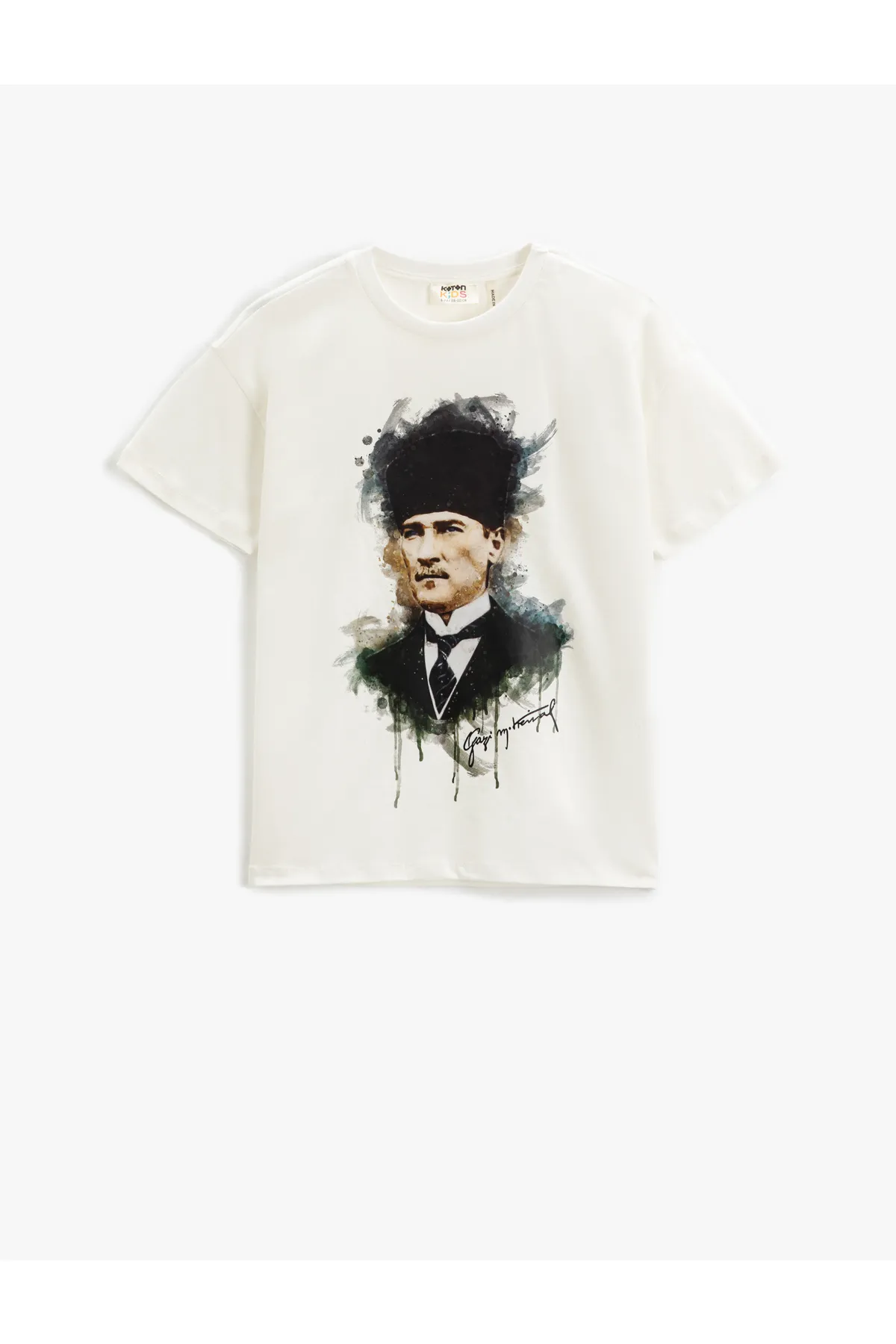 Koton  Atatürk bedrucktes T-Shirt aus Baumwolle mit kurzen Ärmeln und Rundhalsausschnitt