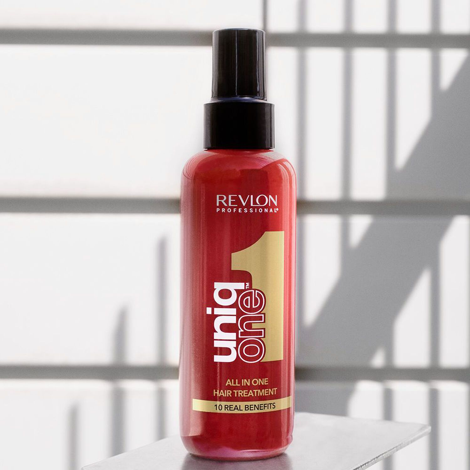revlon professional Masque spray Sans Rinçage 10 Bienfaits Rouge Classique UNIQONE™ - Tous Types de Cheveux - 150 ml