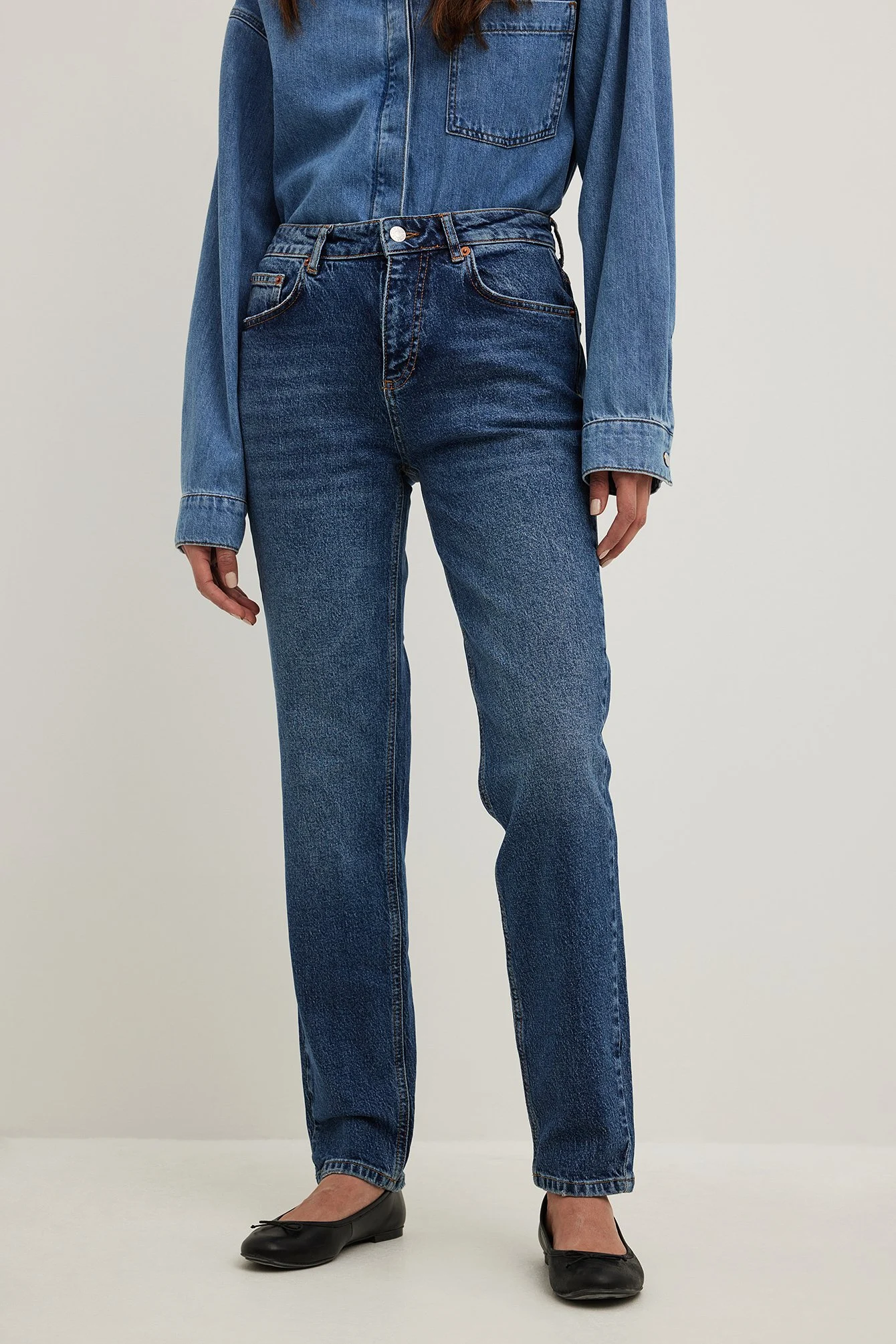 Schlanke Jeans mit mittlerer Taille
