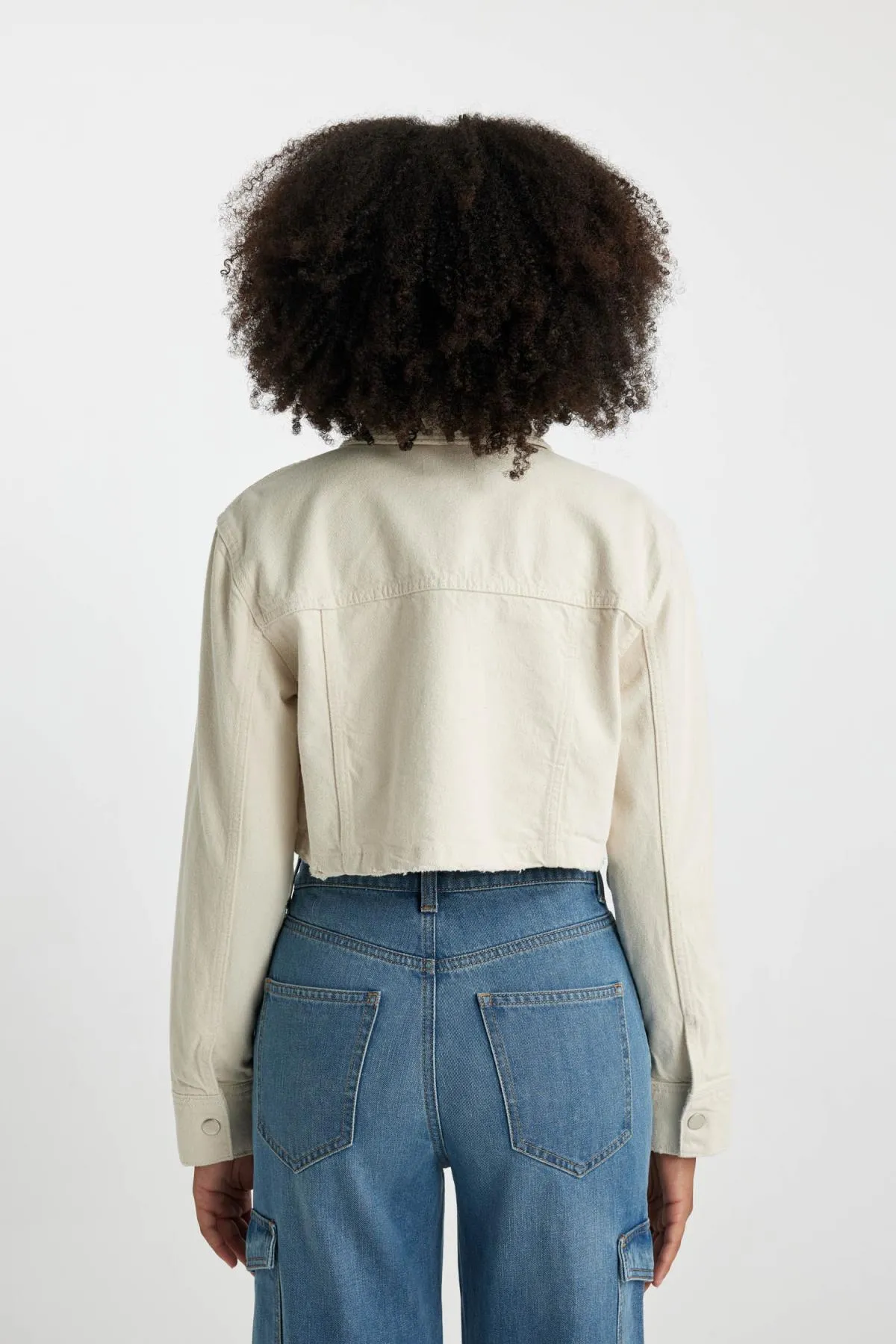 DeFacto  Kurze Gabardine-Hemdjacke im Oversize-Schnitt B4208ax23au