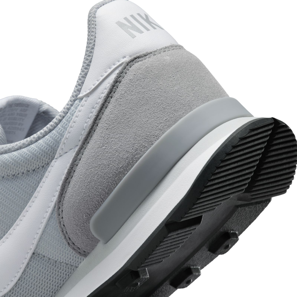 Nike Internationalist DR7886-002 / grau