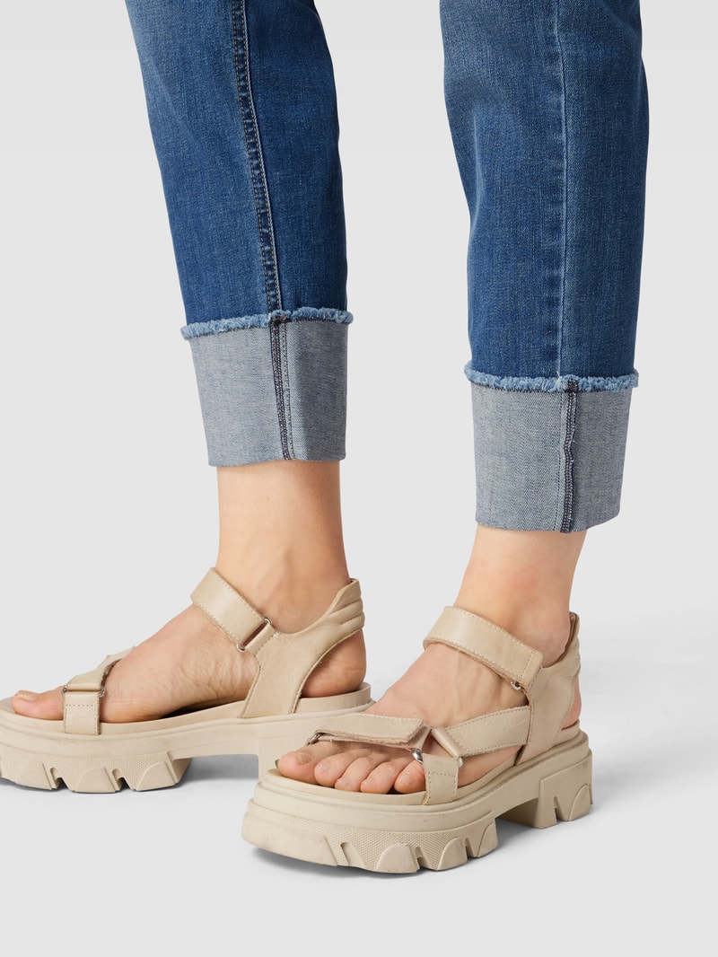 Straight Fit Jeans mit Stretch-Anteil in jeans