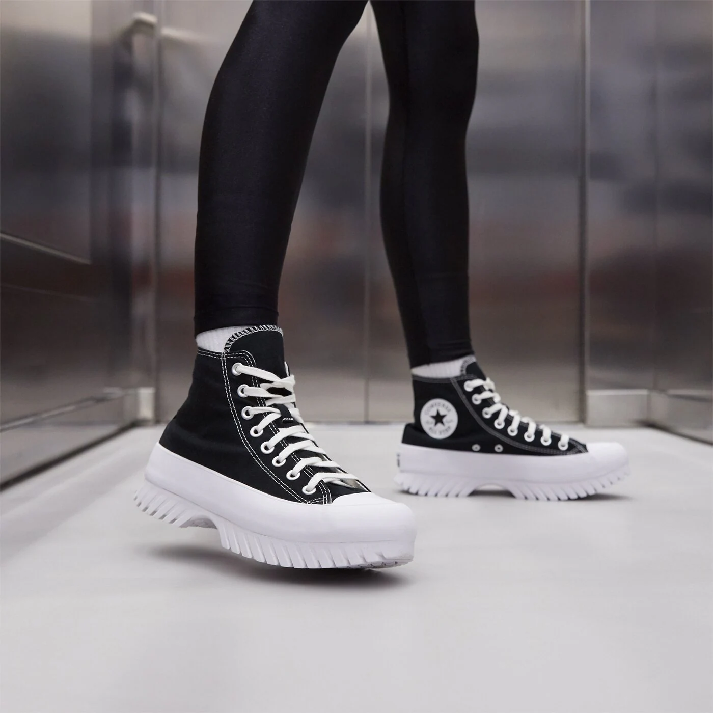 CONVERSE CHUCK TAYLOR ALL STAR LUGGED 2.0 Schwarz