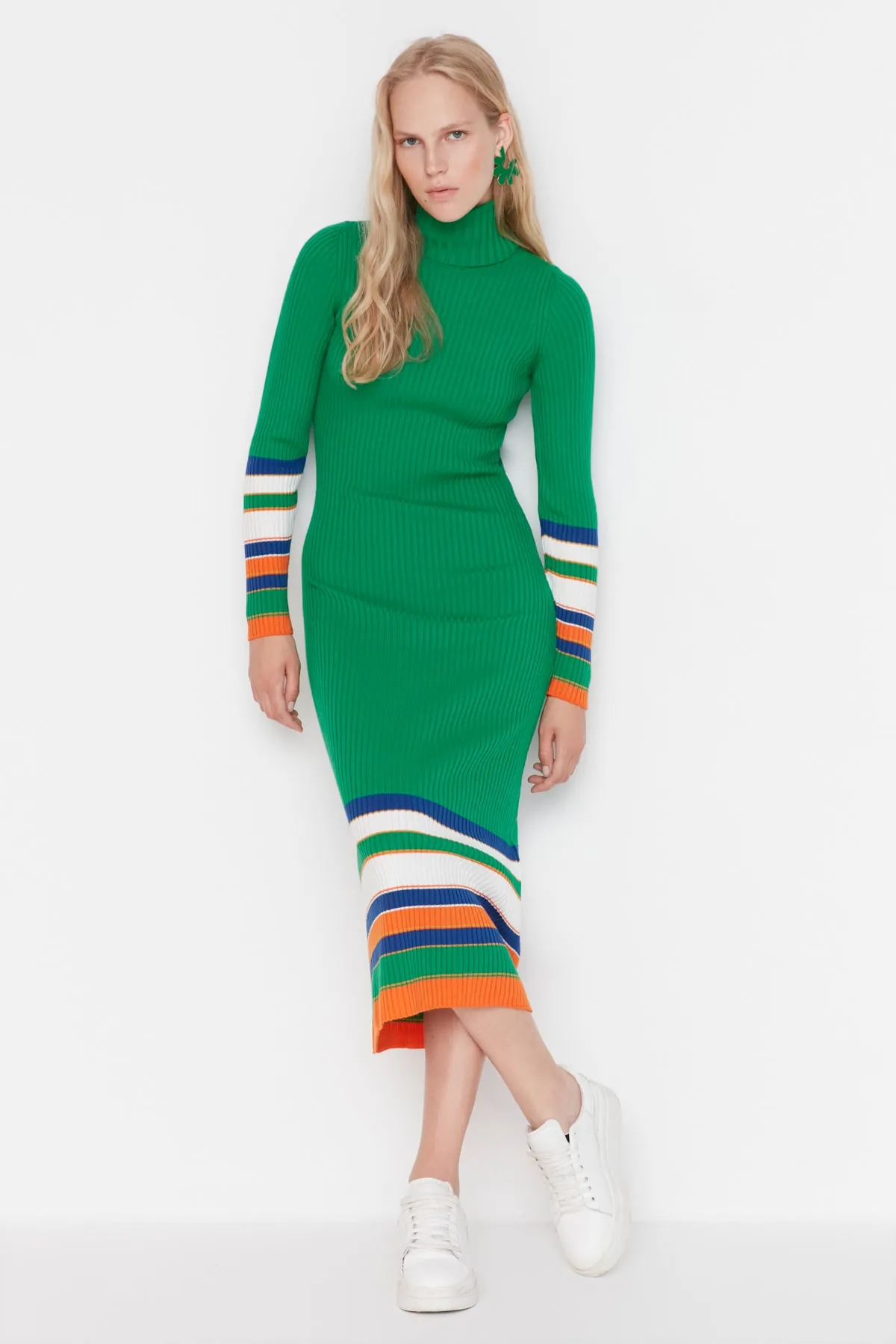 Trendyol Collection  Grün Grünes Midi-Strickkleid mit Farbblockmuster TWOAW23EL00070 Kleid TWOAW23EL00070
