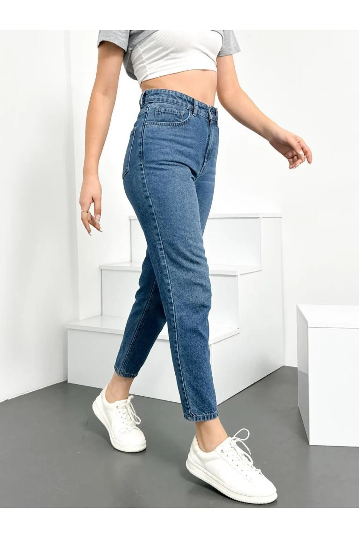 HLT JEANS  Hellblaue Lycra Mom Jean für Damen, hohe Taille, dehnbare Jeanshose, Anna Model