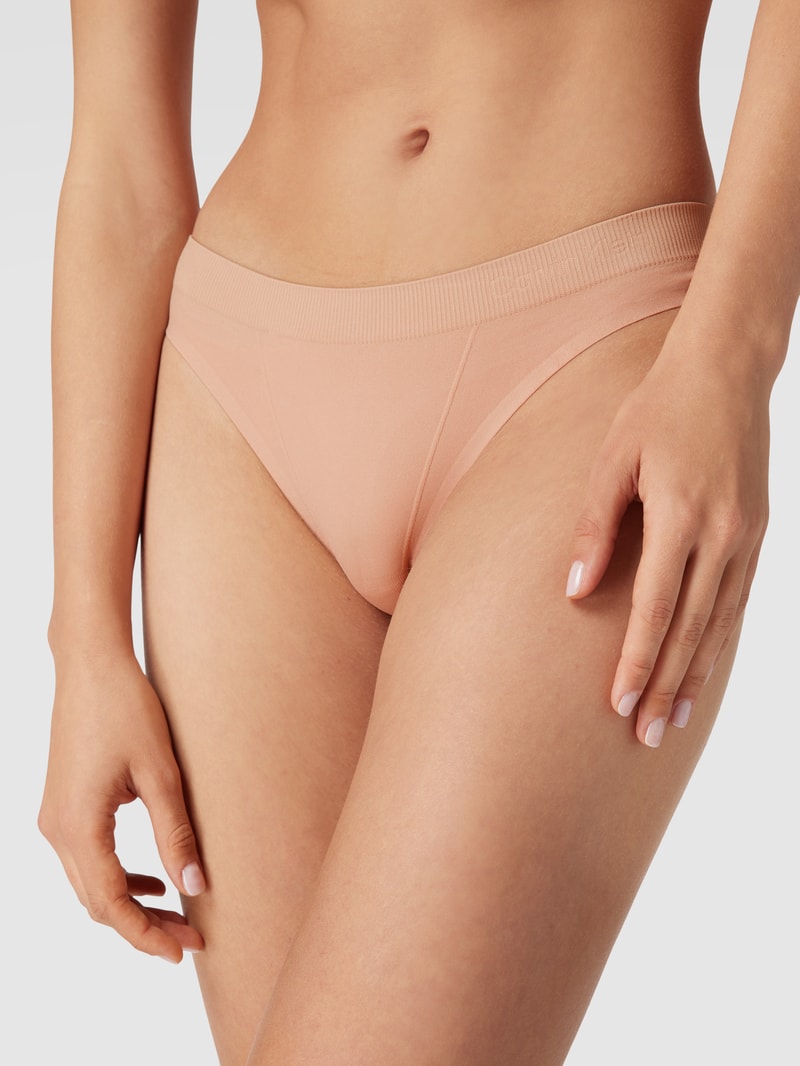 String mit Label-Schriftzug in beige