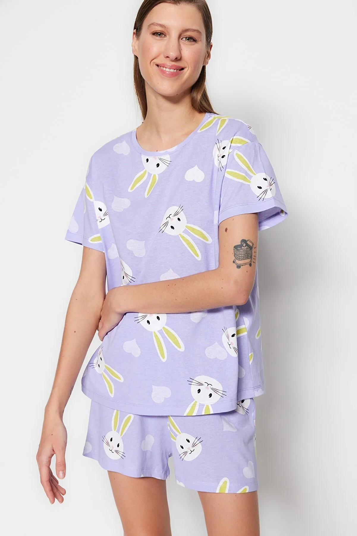 Trendyol Collection  Lila T-Shirt-Shorts aus 100 % Baumwolle mit Herz-Kaninchen-Muster und gestricktem Pyjama-Set THMSS23PT00005