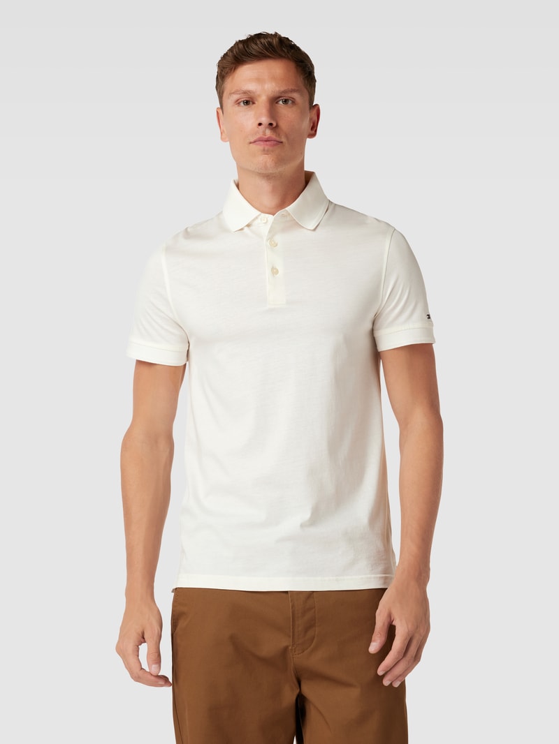 Poloshirt mit Knopfleiste in offwhite