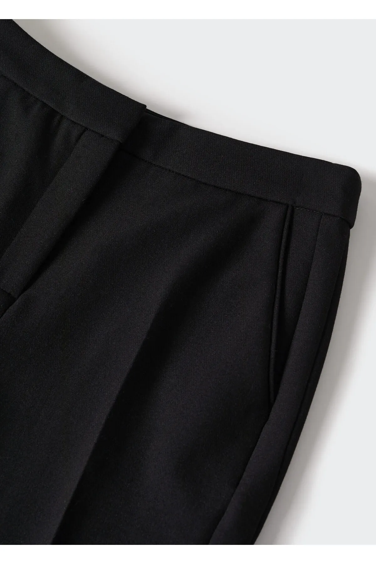 MANGO  Schwarze Damenhose 37074057