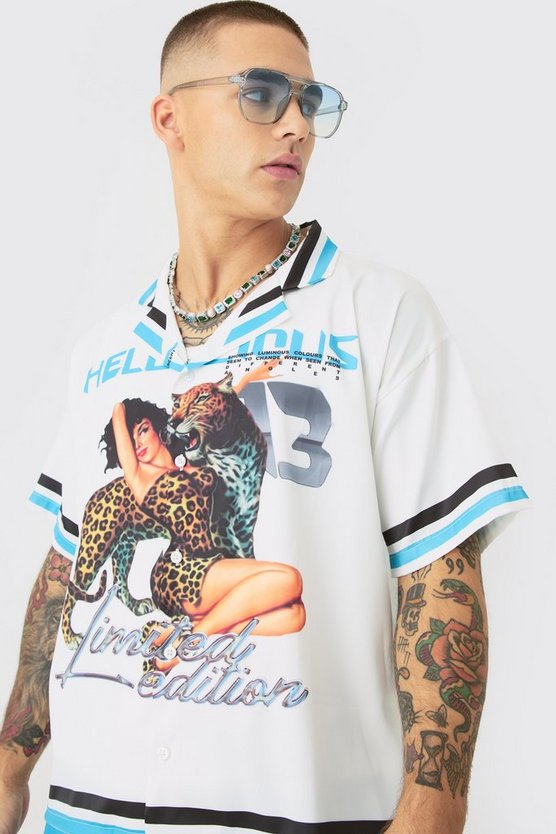 Kastiges Satin-Hemd mit Print & Shorts