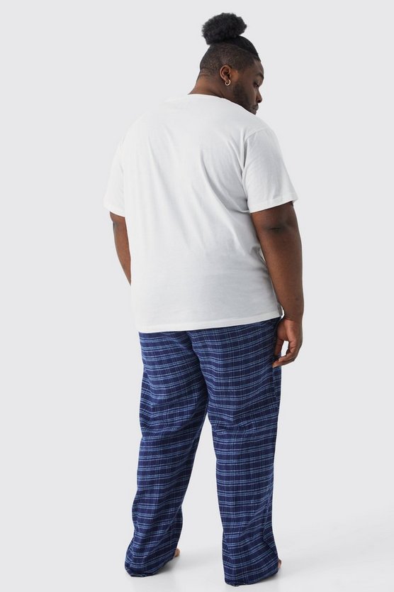 Plus karierte Pyjama-Hose und T-Shirt