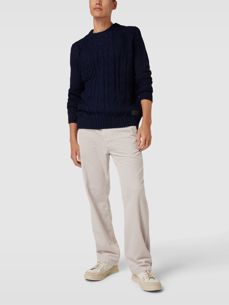 Strickpullover mit Label-Patch in marineblau
