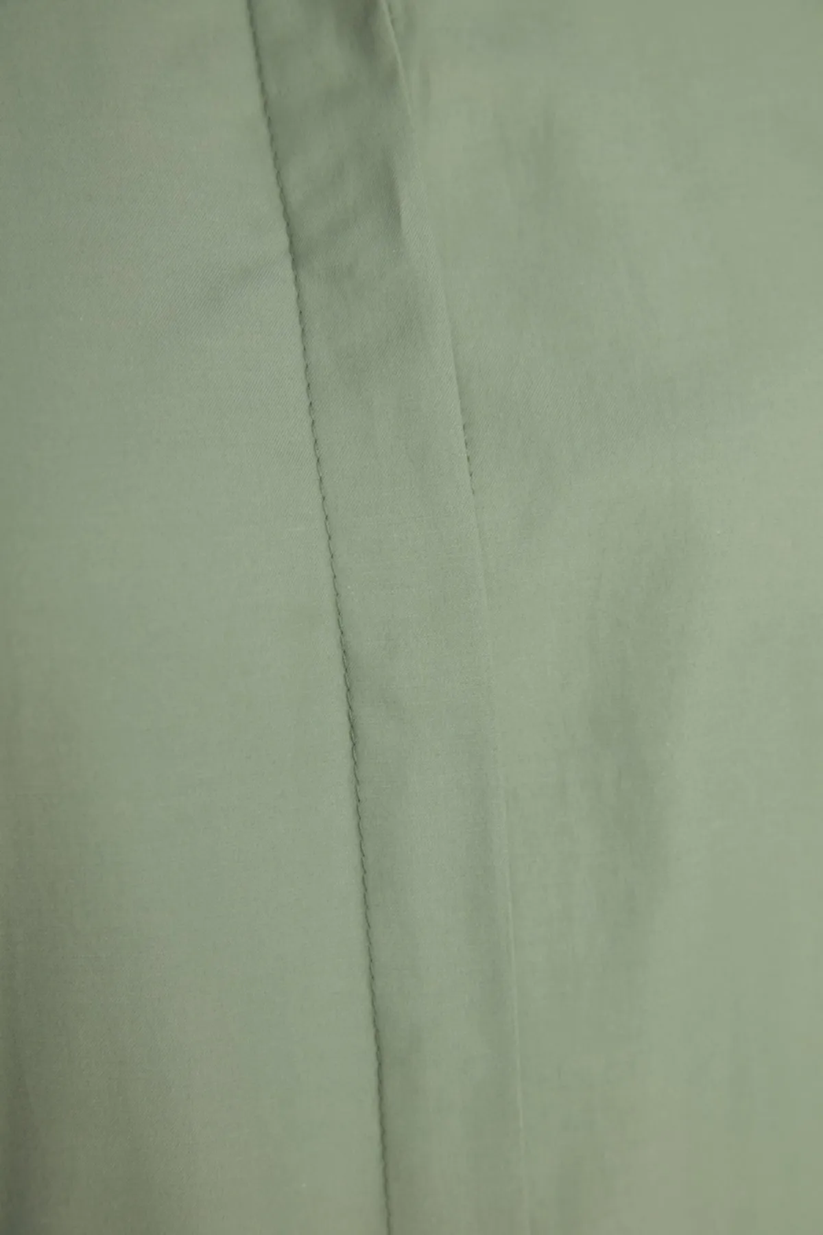 Trendyol Modest  Hellkhakifarbenes, gewebtes Hemd mit versteckter Knopfleiste und Manschettendetails TCTSS22GO0103