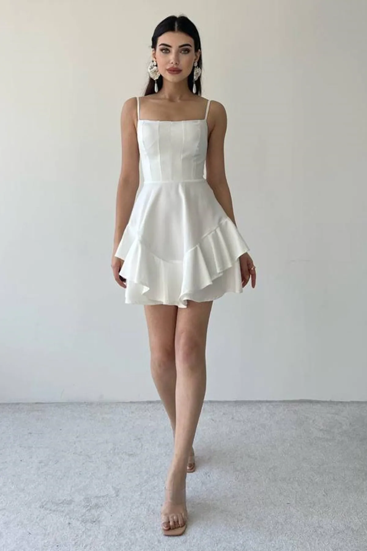 vuvutasarım  Atlas Stoff Dünner Trägerrock Bodendetail Weißes Abendkleid Weißes Abschlusskleid 102