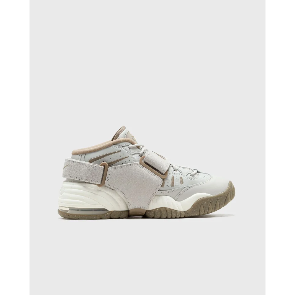 Nike Air Adjust Force WMNS DZ1844-200 / braun