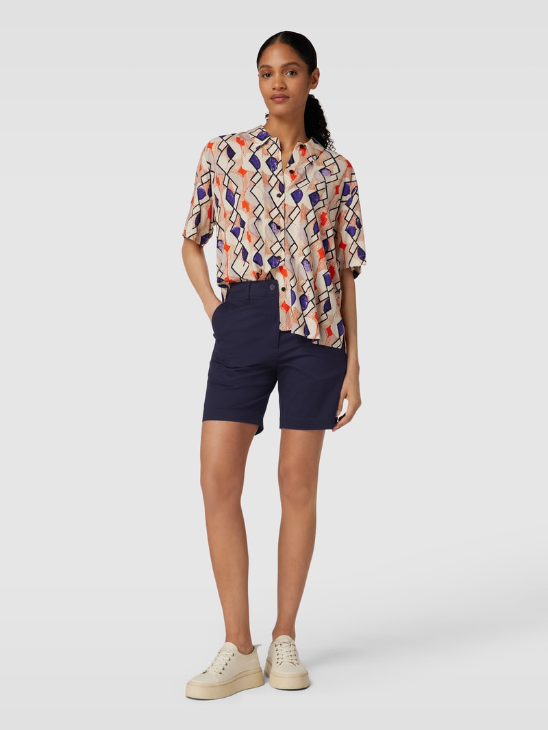 Shorts mit seitlichen Eingrifftaschen in marineblau