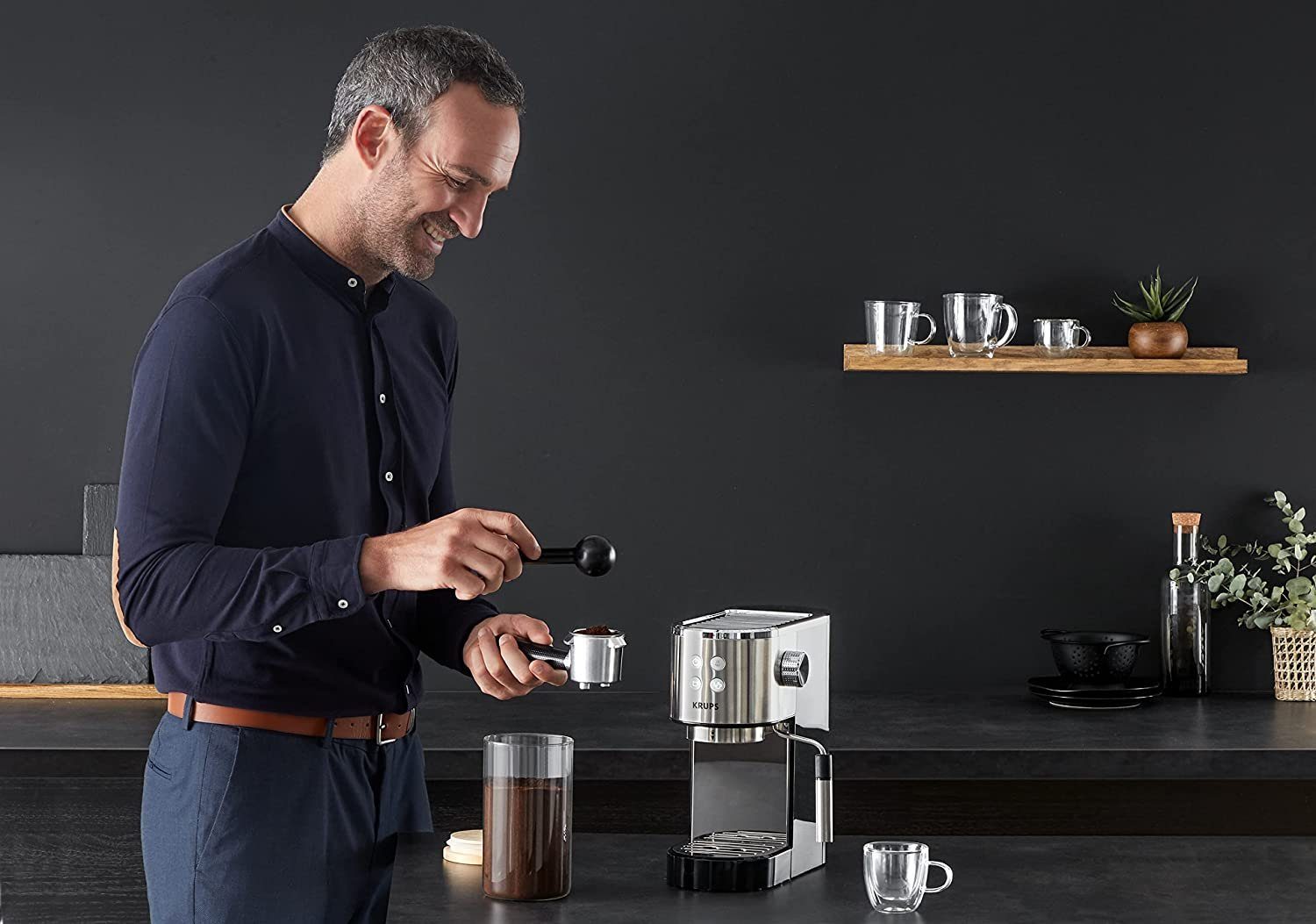 Krups Espressomaschine XP442C, 1l Kaffeekanne, Filtereinsatz automatischer Abschaltung, ESE Kaffeepads geeignet Edelstahl, 15 Bar + Tamper, Milchschaumdüse