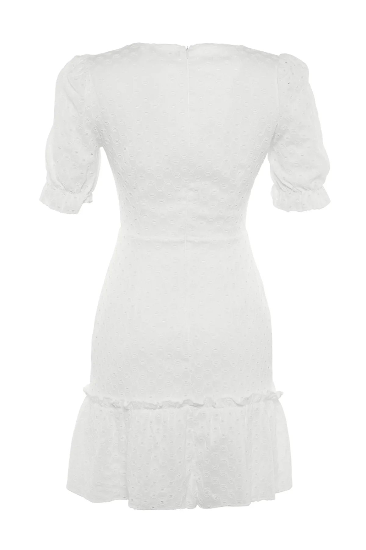Trendyol Collection  Weißes, gewebtes Minikleid mit A-Linien-Ausschnitt und gefüttertem Ausschnitt TWOSS21EL2089