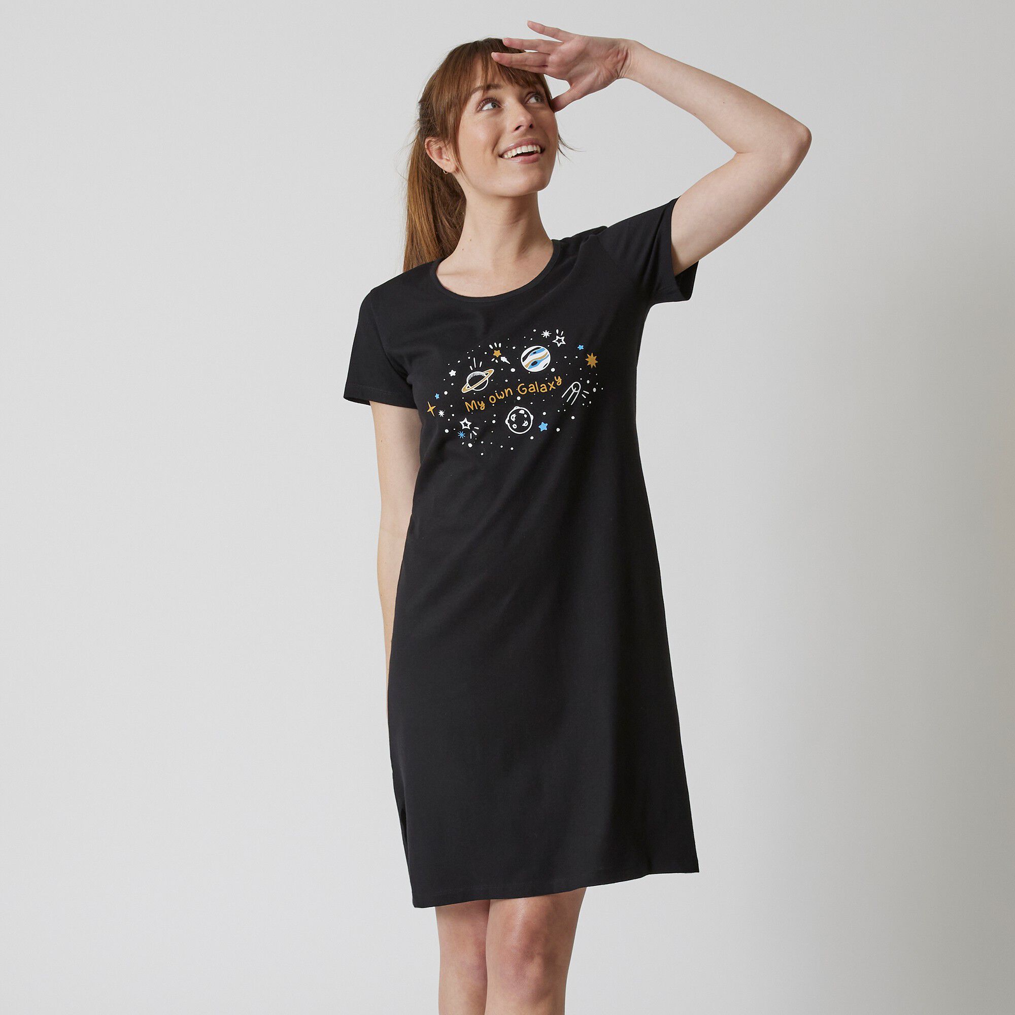 Chemise de nuit courte motif galaxie manches courtes