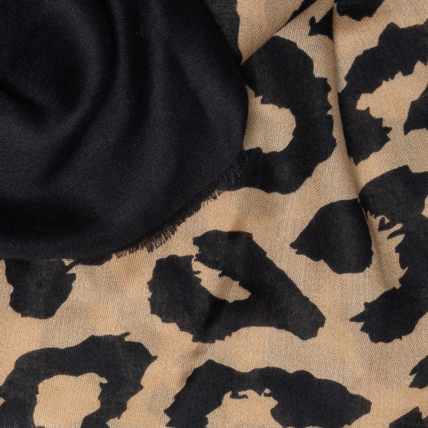 Chèche camel et noir à maxi motif léopard