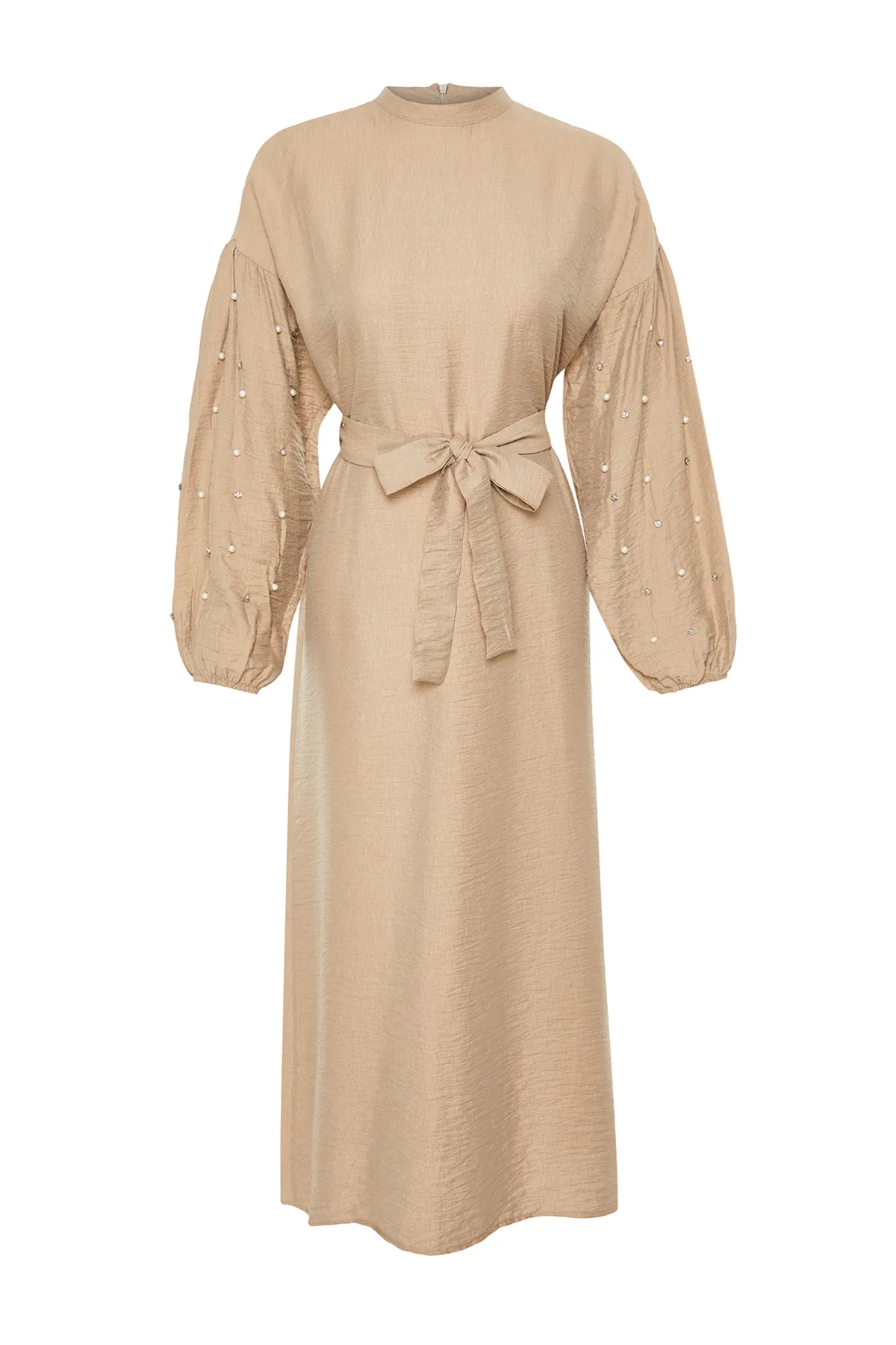 Trendyol Modest  Beiges gewebtes Kleid mit Gürtel, Perlen- und Steindetails TCTSS23EB00148