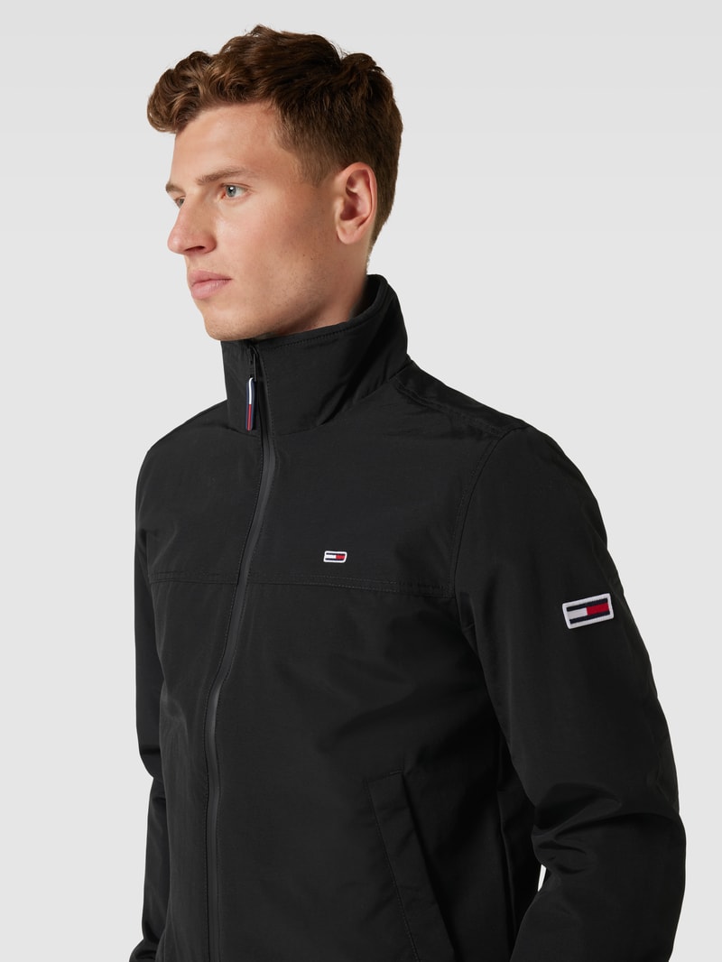 Jacke mit Stehkragen in schwarz