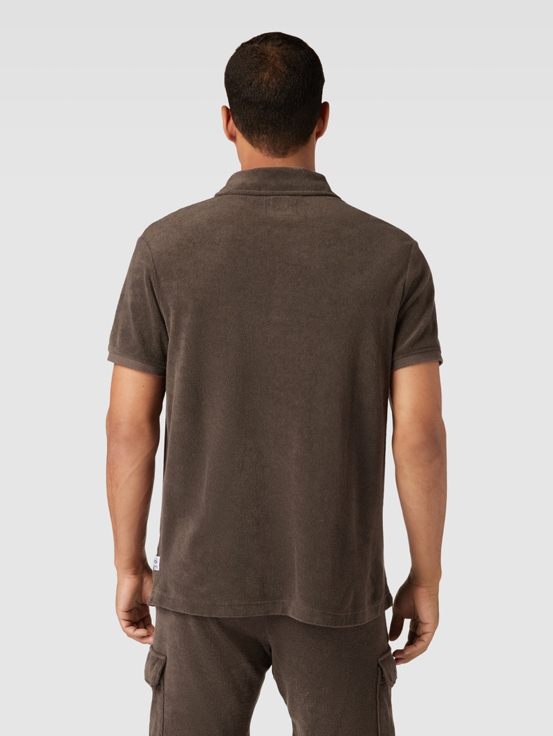 Poloshirt mit Label-Patch in mittelbraun