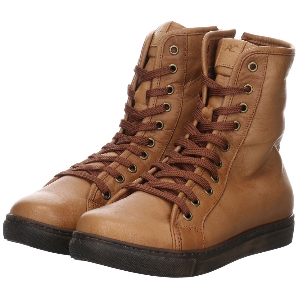 Andrea Conti Schnürboots