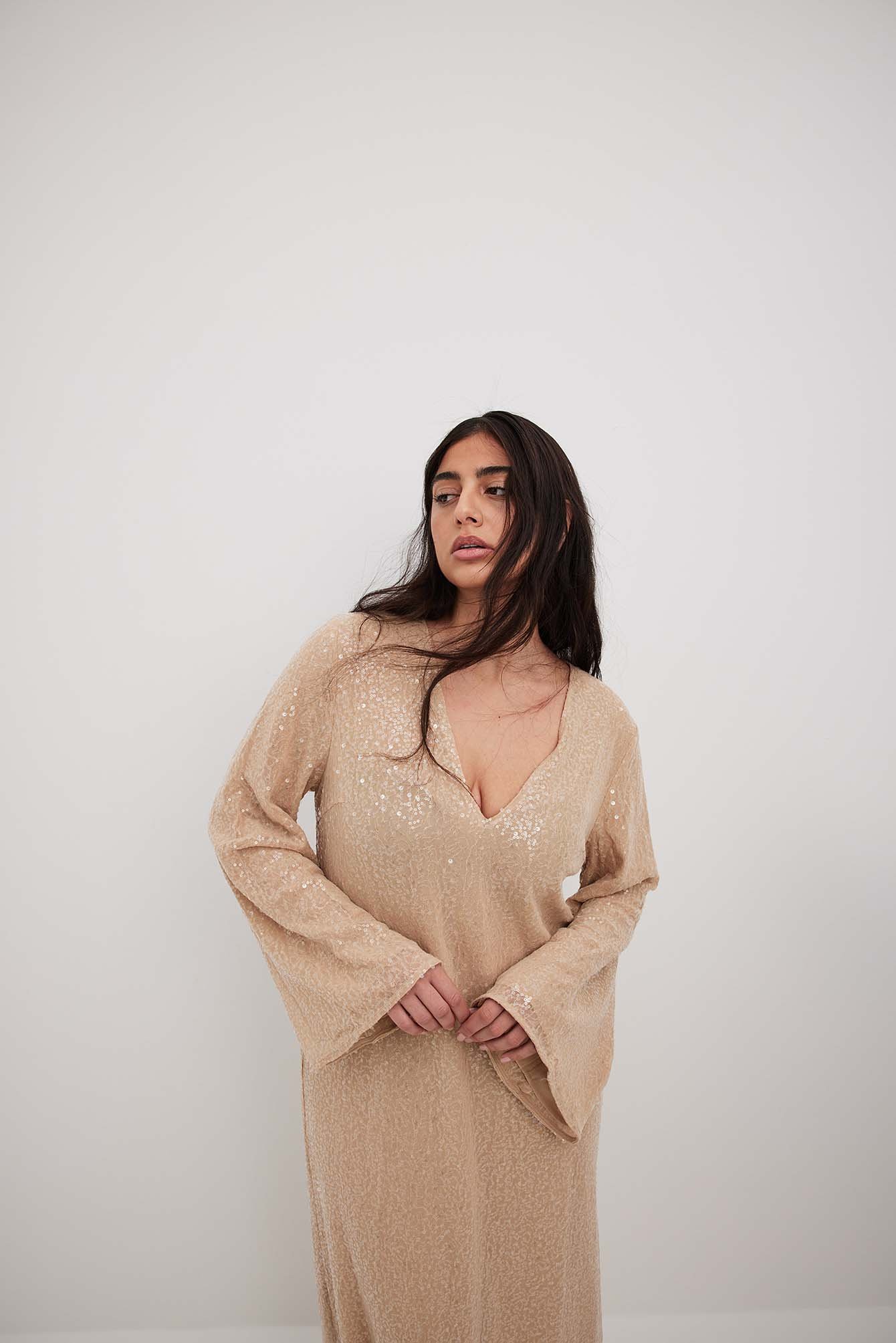 Fließendes Maxikleid mit Pailletten