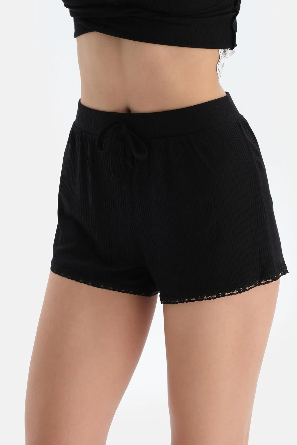 Dagi  Schwarze Pyjamahose aus Viskose-Shorts