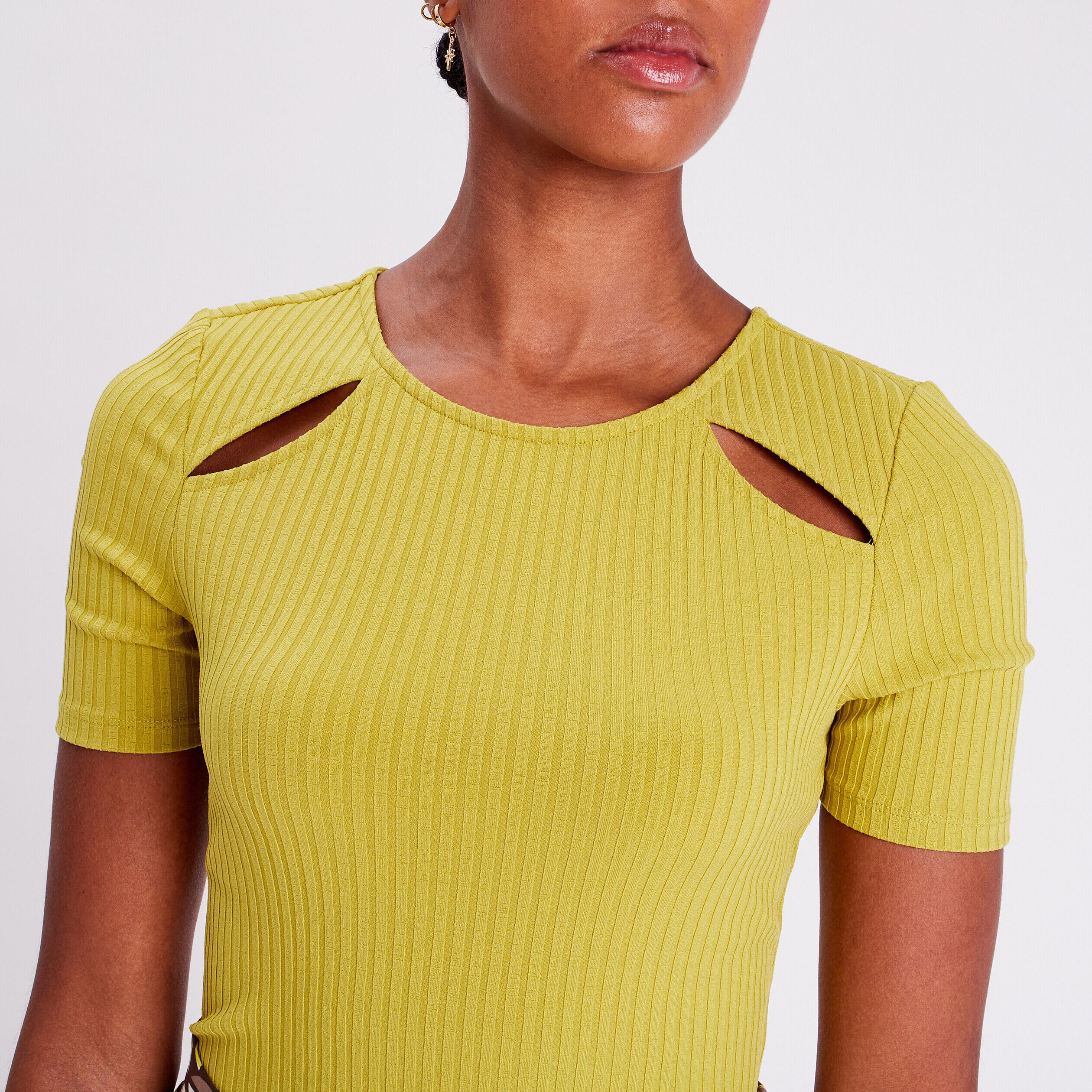 T-shirt avec ouvertures vert olive femme | Cache Cache