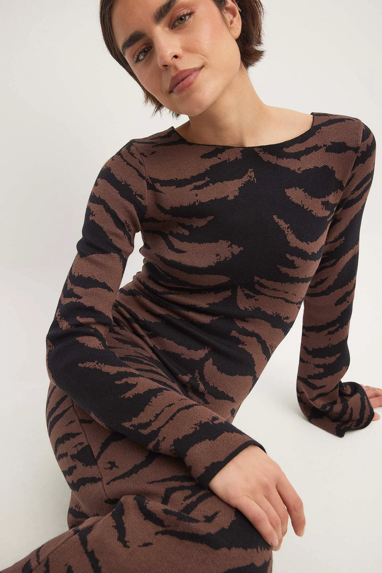 Maxi-Strickkleid mit weiten Ärmeln