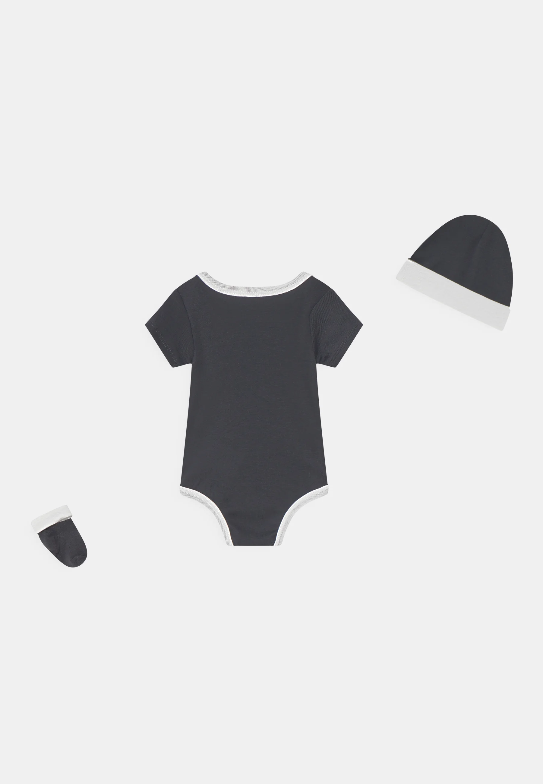 Nike Sportswear NIKE BABY SET DE REGALO DE 3 PIEZAS BODY BOOTIES & BEANIE UNISEX - Gorra