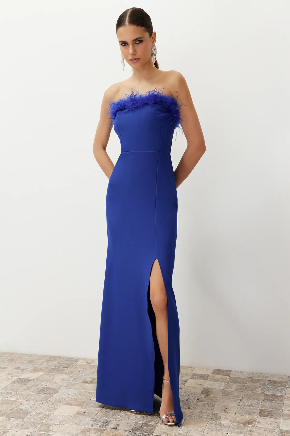 Trendyol Collection  Saks Body-Sitting Woven Openwork Abendkleid TPRSS22AE0095