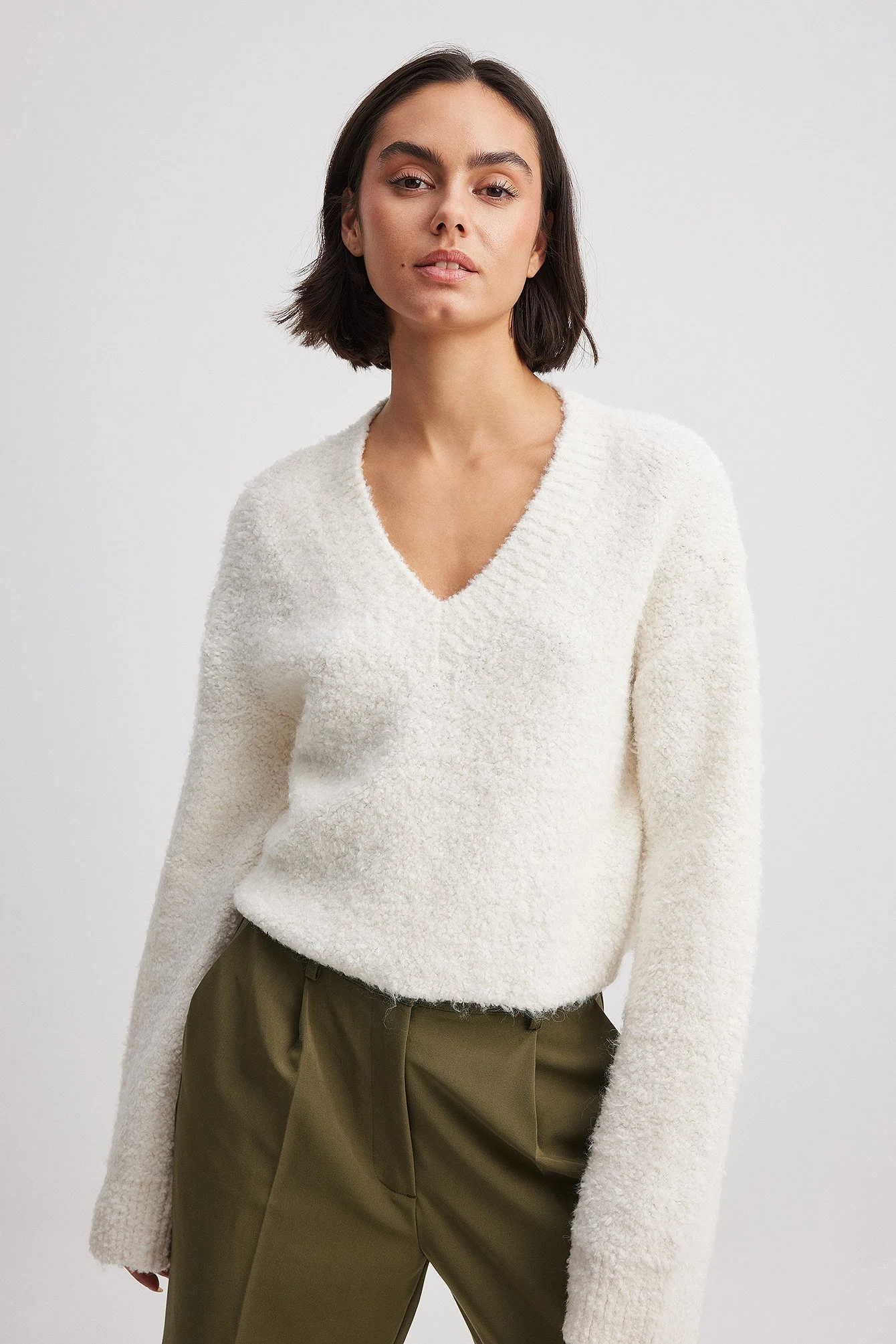 Crop-Strickpullover mit V-Ausschnitt