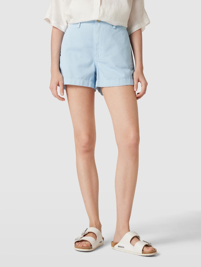 Shorts mit seitlichen Eingrifftaschen in hellblau