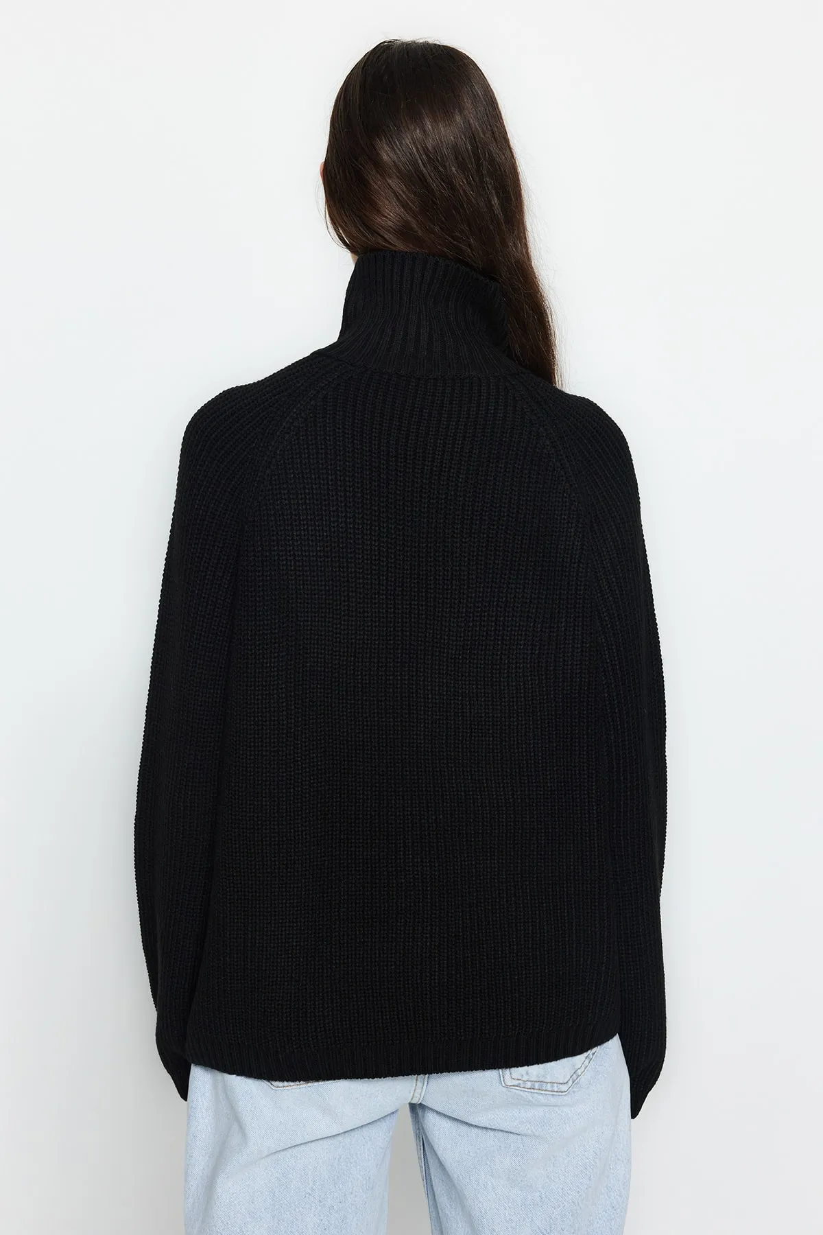 Trendyol Collection  Schwarzer Strickpullover mit Reißverschluss TWOAW24KZ00145