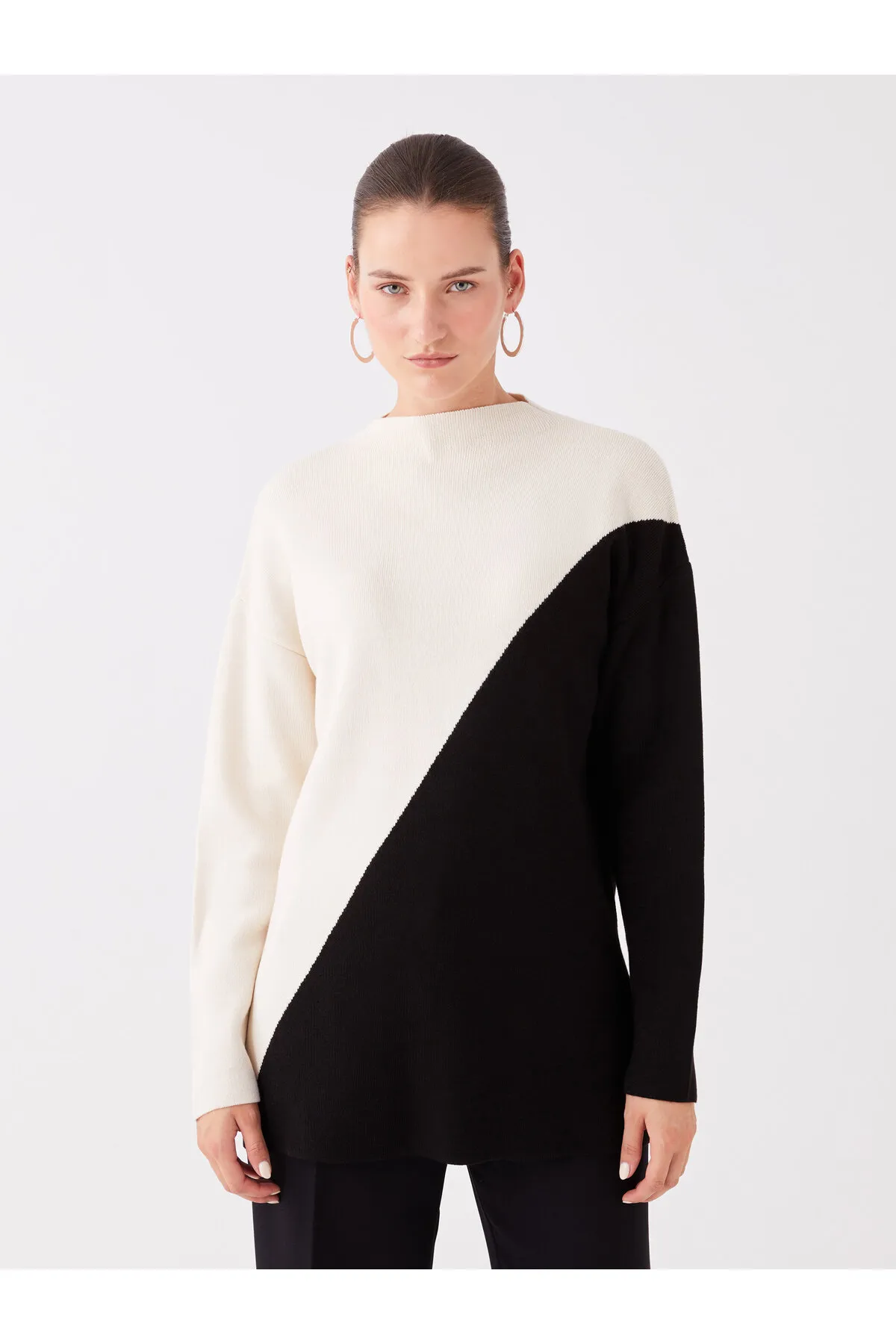 LC Waikiki  Langärmlige Oversize-Stricktunika mit halbem Rollkragen und Farbblockierung für Damen