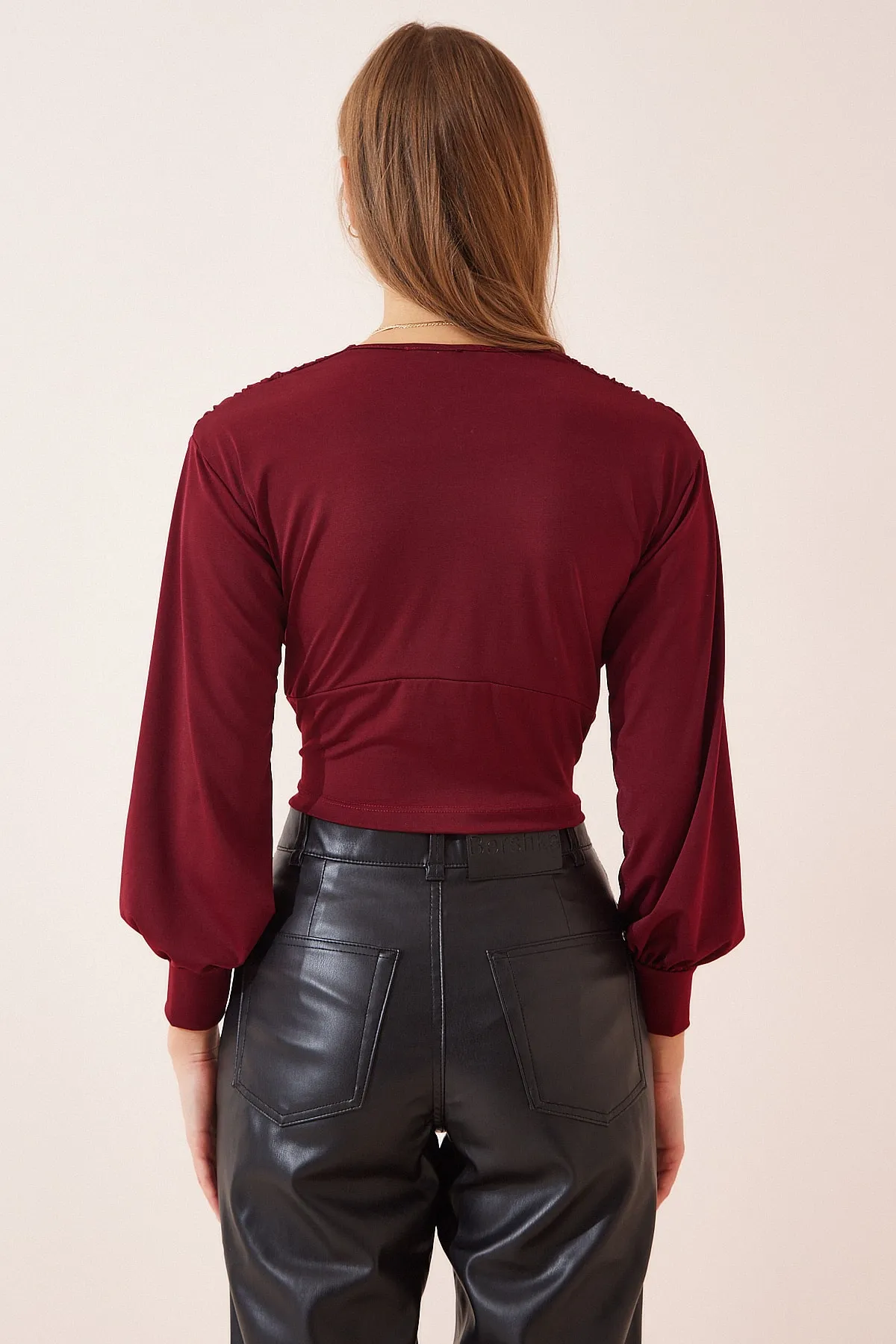 Happiness İstanbul  Damen-Strickbluse BF00050 in Weinrot mit tiefem V-Ausschnitt in Sandy-Optik