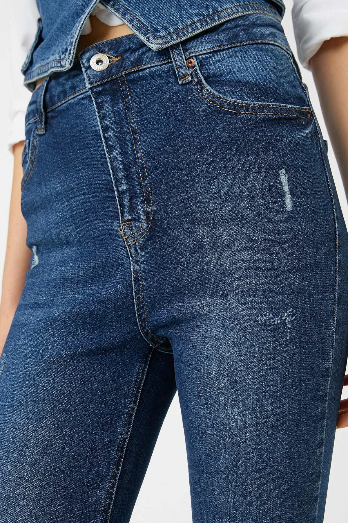 Koton  Dunkle Indigo-Jeans für Damen 3WAL40074MD