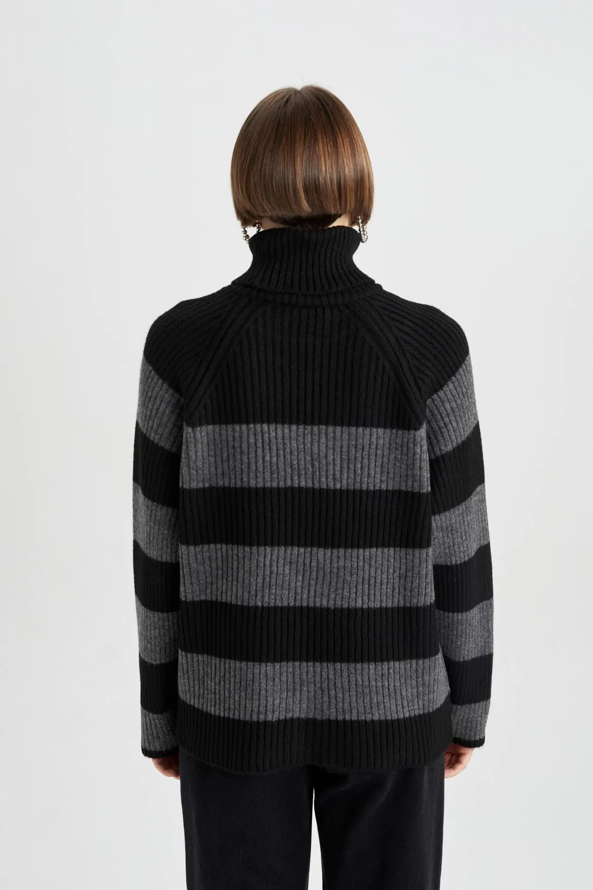 DeFacto  Gerippter Rollkragenpullover mit Oversize-Passform