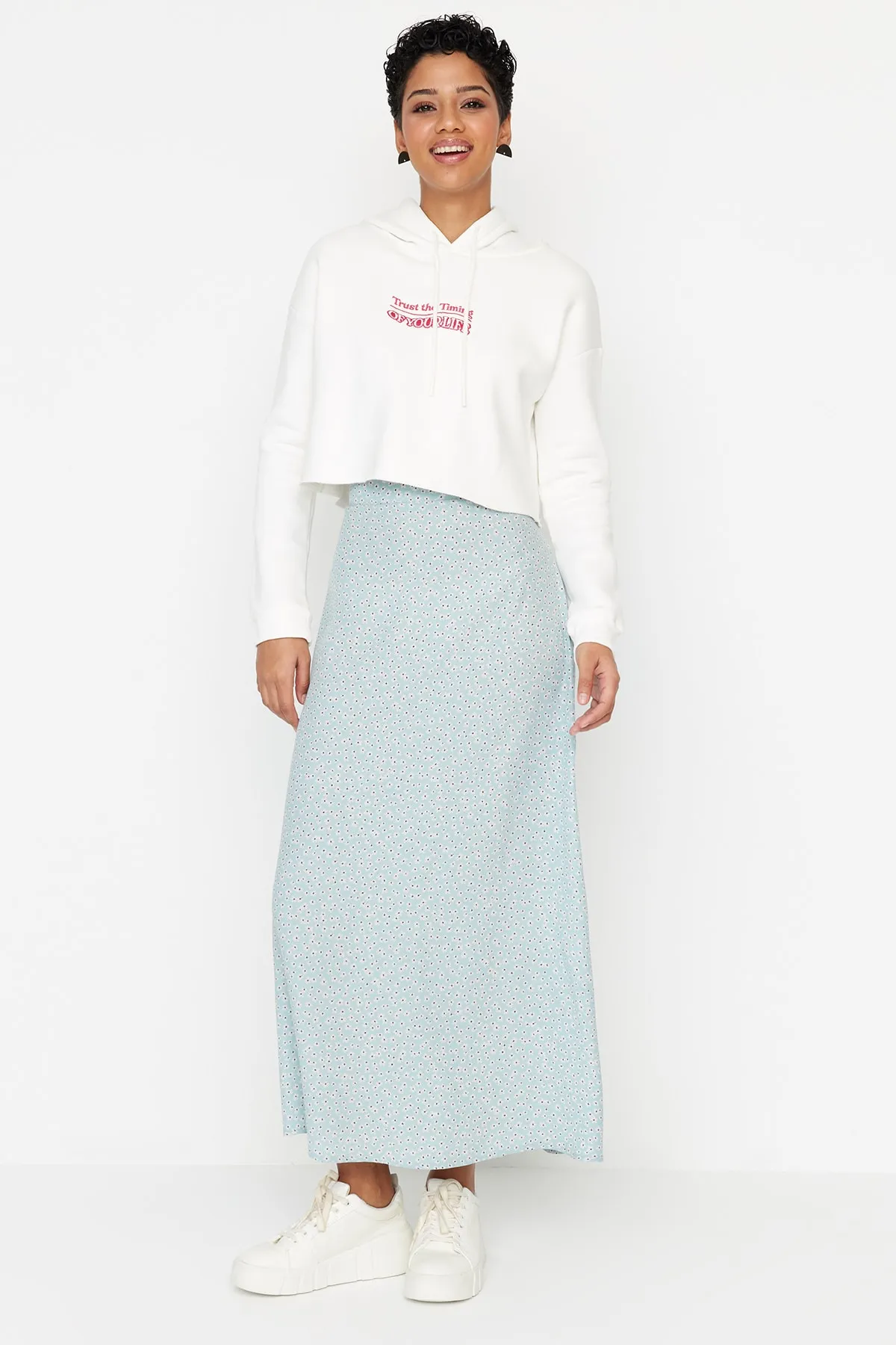 Trendyol Modest  Wassergrüner A-Linien-Rock mit hoher Taille und Blumenmuster aus 100 % Viskosegewebe TCTSS23EE00007