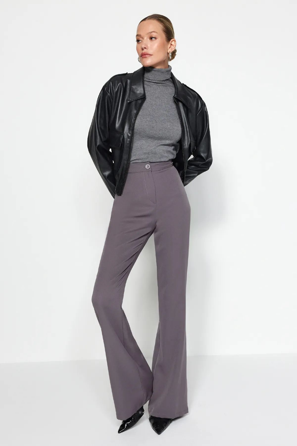 Trendyol Collection  Anthrazitfarbene, ausgestellte, gewebte Hose mit weitem Bein TOFAW19BB0581