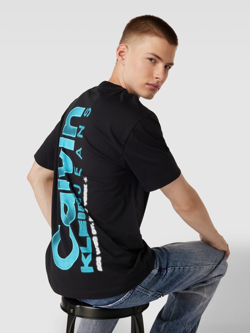 T-Shirt mit Rundhalsausschnitt Modell 'BOLD COLOR INSTITUTIONAL' in schwarz