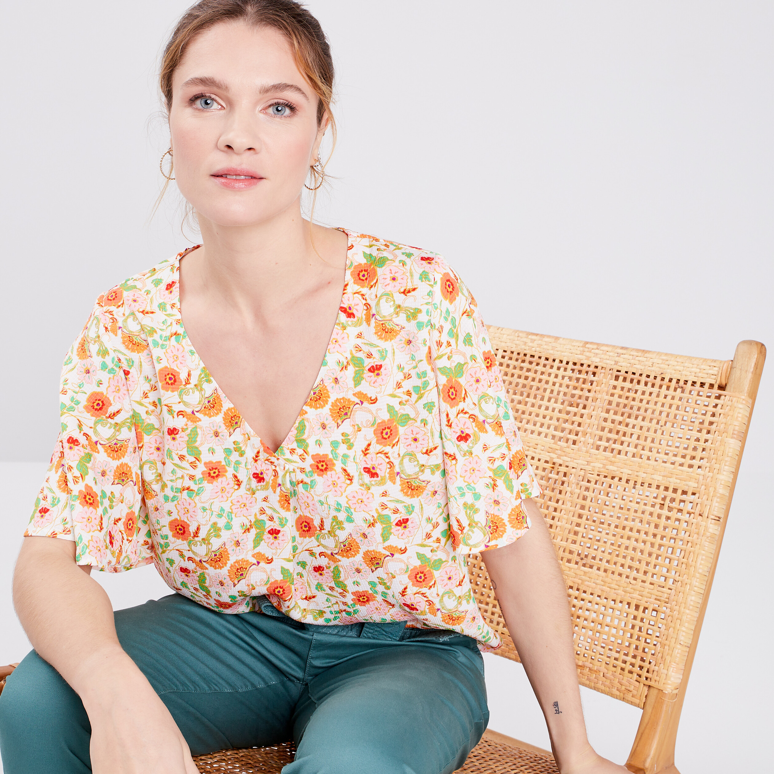 Blouse manches courtes papillons ecru femme | La Halle