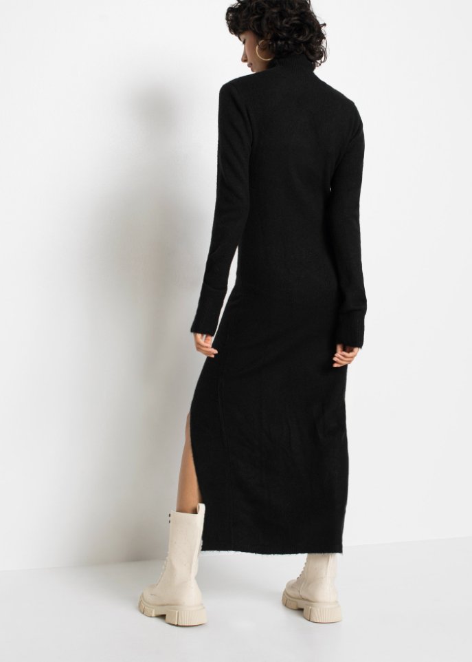 Langes Strickkleid mit Cut-Outs