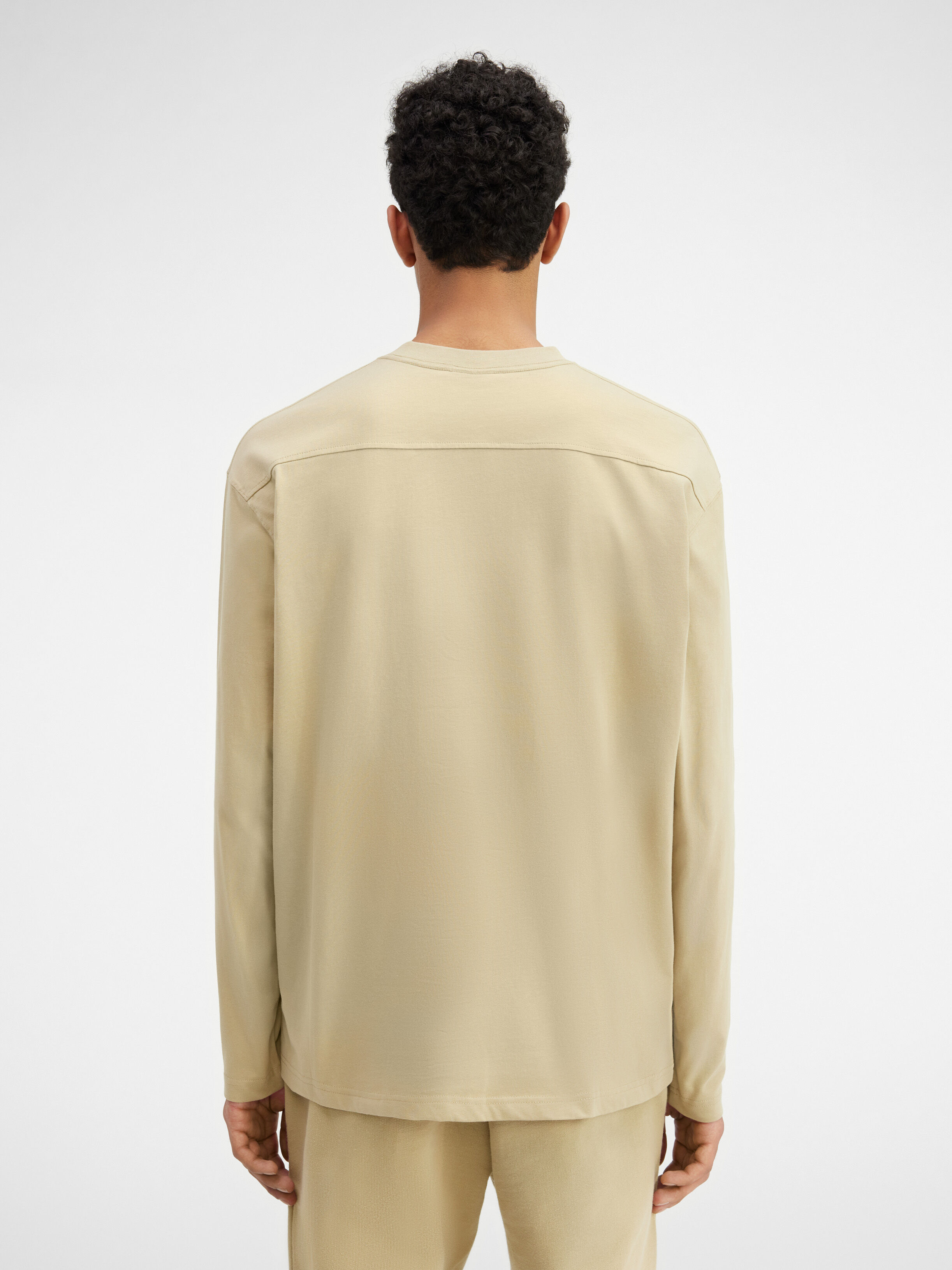 Le t-shirt manches longues