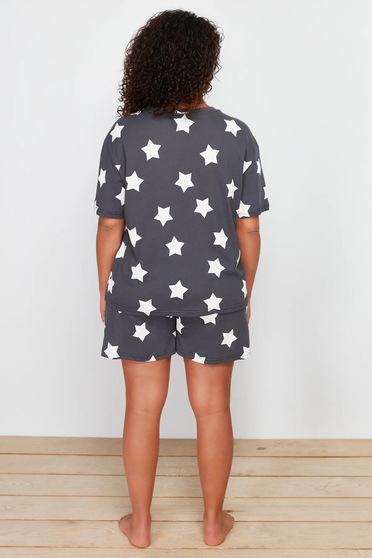 Trendyol Curve  Anthrazitfarbenes Strickpyjama-Set mit Sternenmuster TBBSS24AI00027