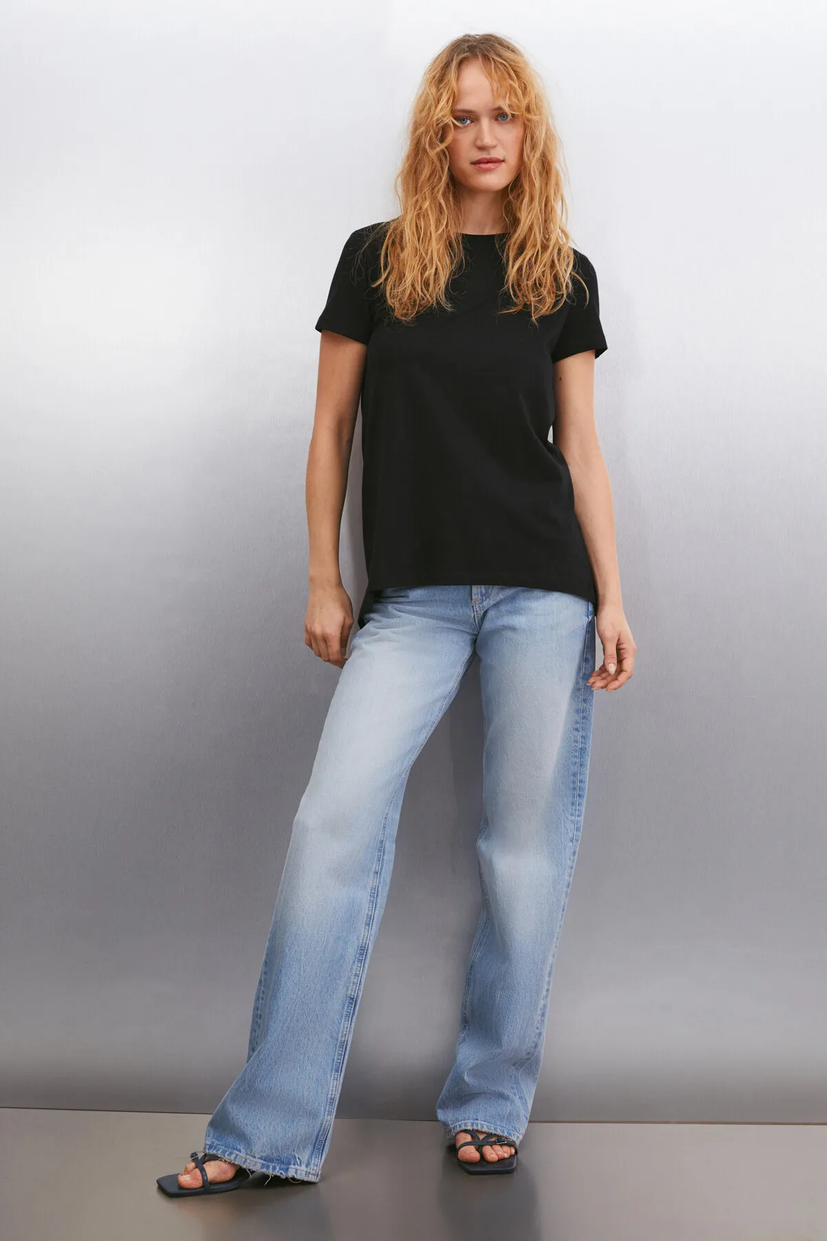 GRIMELANGE  Samantha Damen-T-Shirt mit Rundhalsausschnitt aus 100 % Baumwolle in Schwarz